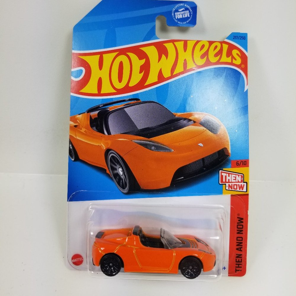 Hot Wheels Then and Now Telsa Roadster 6/10 HKJ44-N9CON